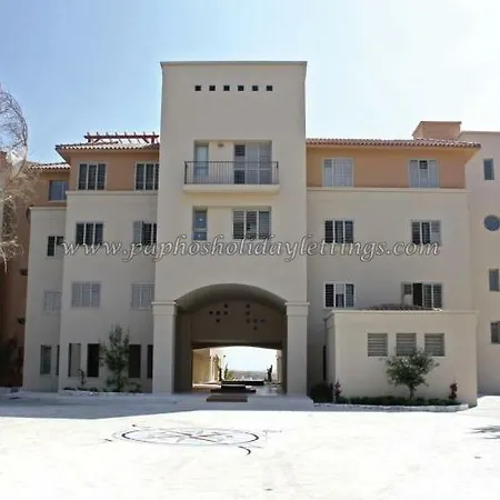 Apartment Lighthouse Garden Beach Paphos