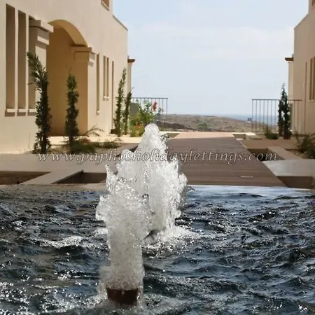 Lighthouse Garden Beach *