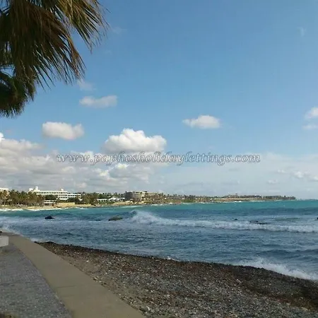 Lighthouse Garden Beach *